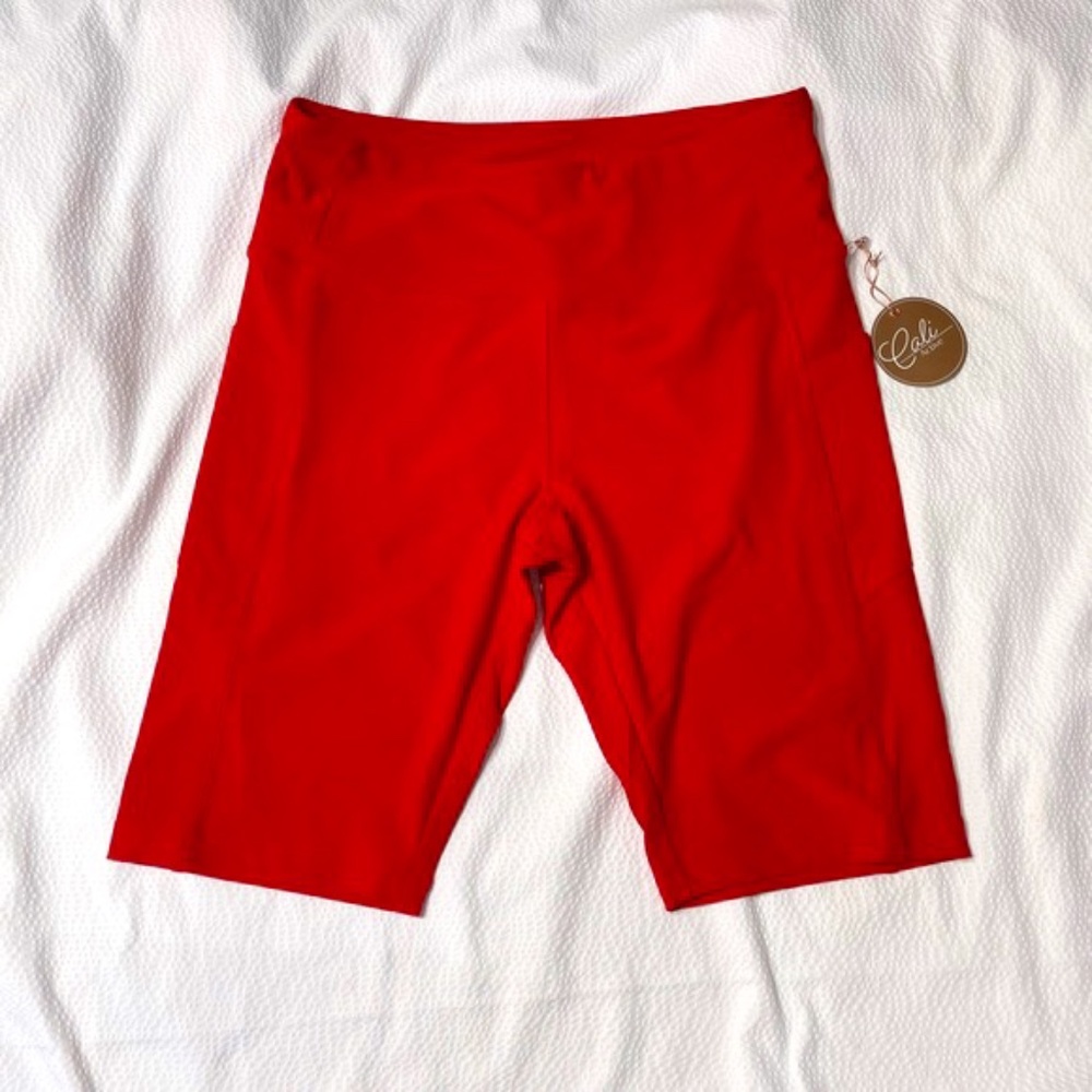 New CALI ACTIVE athletic short leggings true red size L